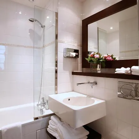 Le Clos Medicis 3* Parigi