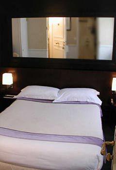 Le Clos Medicis 3* Parigi
